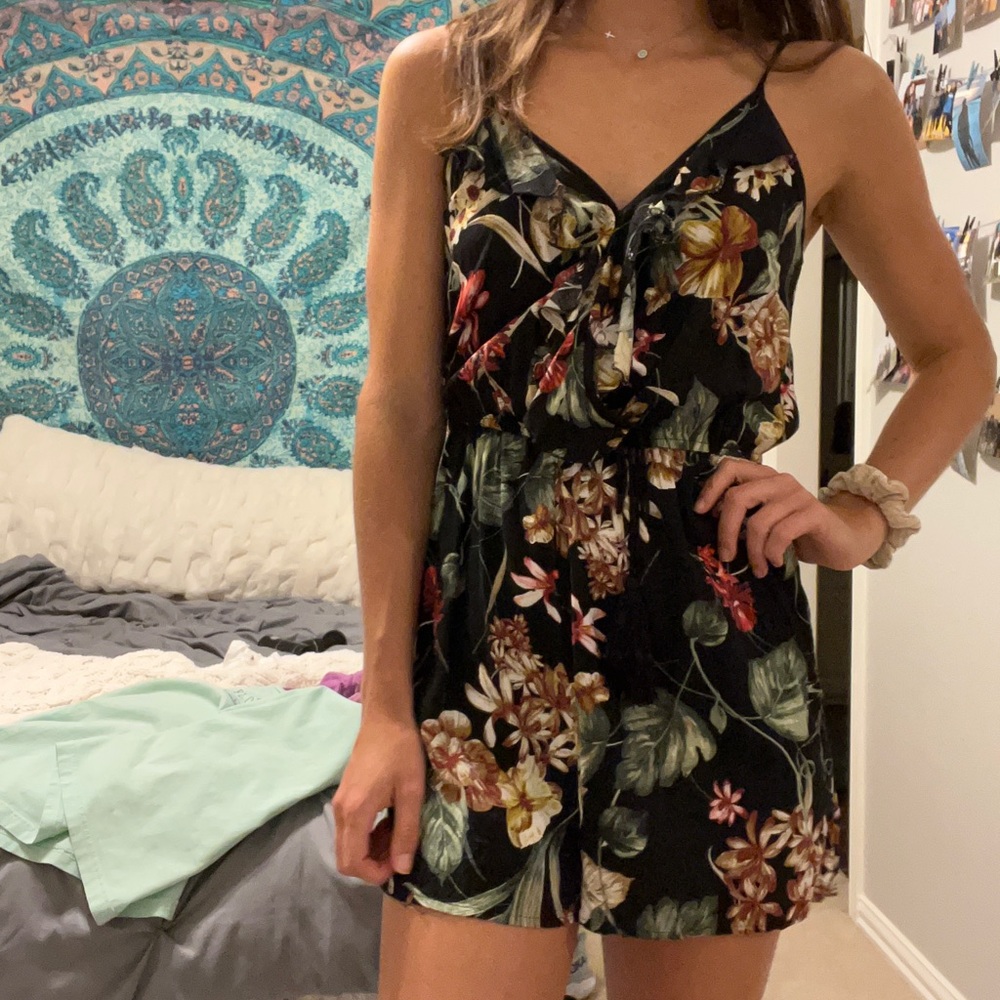 Floral sleeveless romper